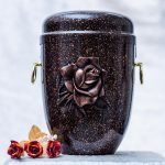 Metall Urne gesprenkelt mit 3D Rose